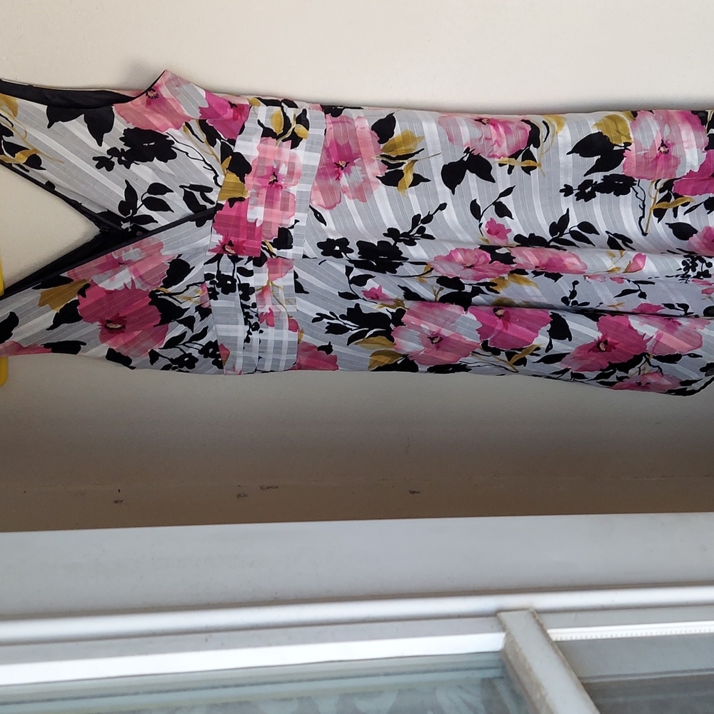 Fashion bug floral sleeveless dress size 16